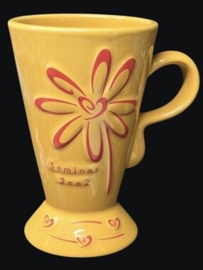 Mary Kay 2002 Seminar Golden-Yellow Floral With Red Hearts Pedestal Ceramic Mug
